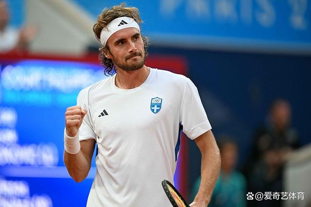 包含英国网球队完胜澳大利亚网球队，西西帕斯打破历史纪录的词条