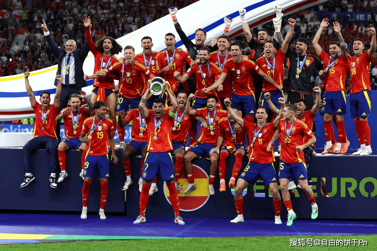 开云体育app-包含欧洲杯传奇谢幕，球迷泪洒赛场的词条