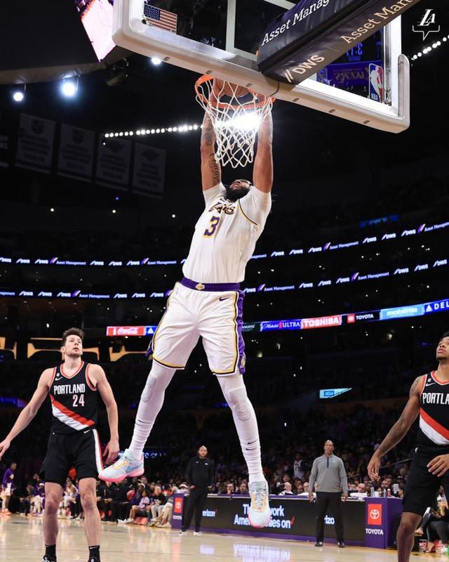 开云体育app-关于公牛横扫辽宁队，浓眉哥高光表现的信息