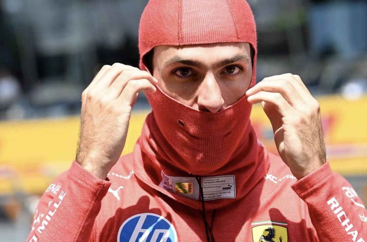 开云体育中国-关于雷诺车队完胜梅赛德斯,塞恩斯统治全场的信息