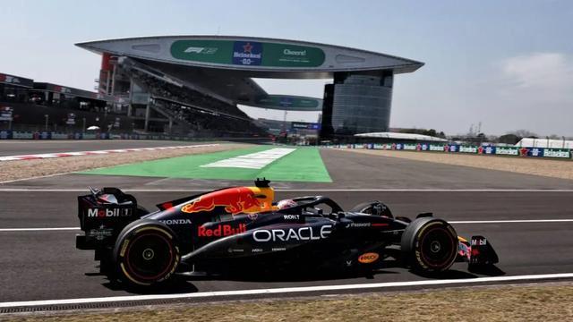 开云体育入口-梅赛德斯横扫威廉姆斯，诺里斯刷新纪录